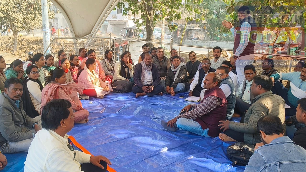 गढ़वा में झारखंड पंचायत सचिव संघ का पुनर्गठन, प्रभु दयाल बने अध्यक्ष; आठ अहम प्रस्ताव पारित