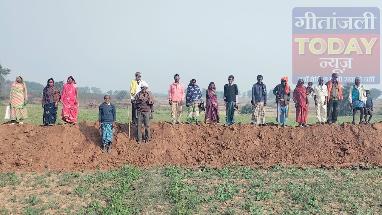 लमारी कला में ट्रेंच खुदाई से फसलें बर्बाद, परेशान किसान डीसी से लगाई रोक की फरियाद
