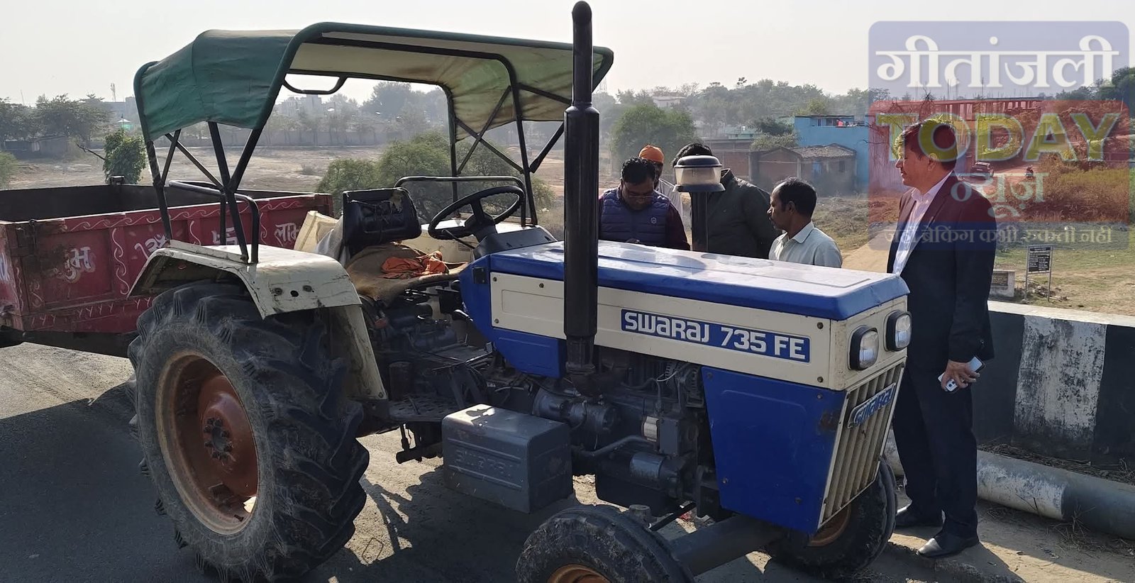 एसडीएम की बड़ी कार्रवाई: बिना नंबर प्लेट दौड़ रहे 12 ट्रैक्टर जब्त, ऑन–स्पॉट ₹2.05 लाख जुर्माना