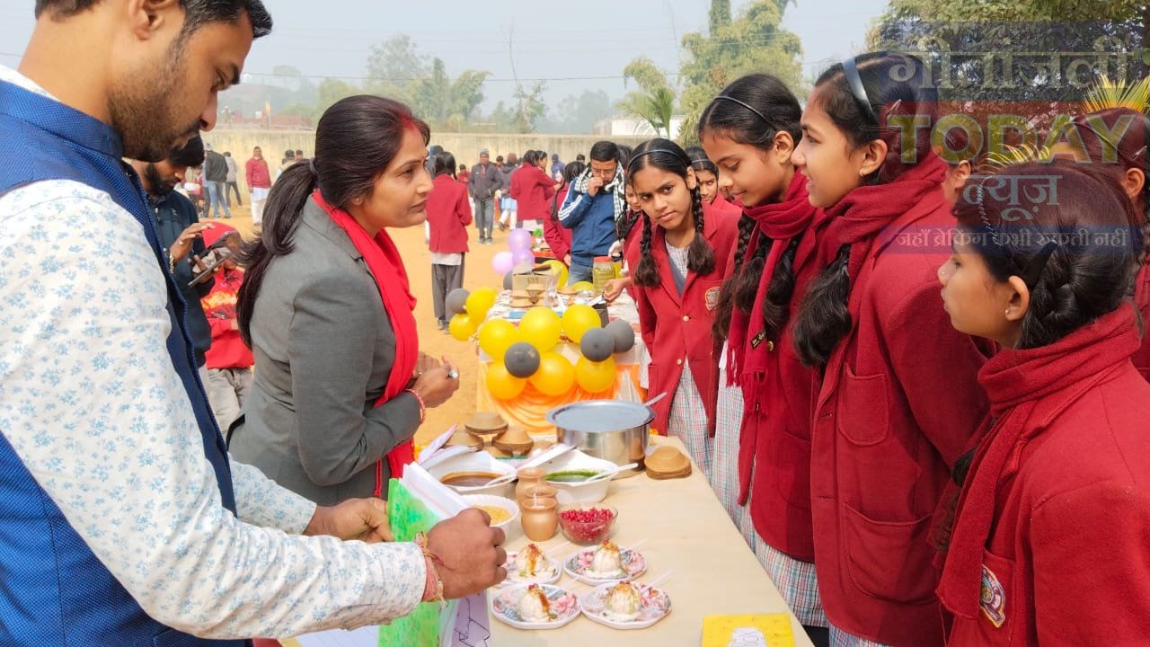 गणित दिवस पर सरस्वती विद्या मंदिर में फूड फेस्टिवल का भव्य आयोजन, विद्यार्थियों ने दिखाया हुनर