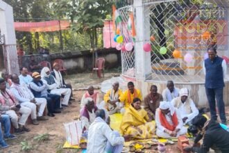 Martyr Nilambar-Pitambar Kharwar statue: