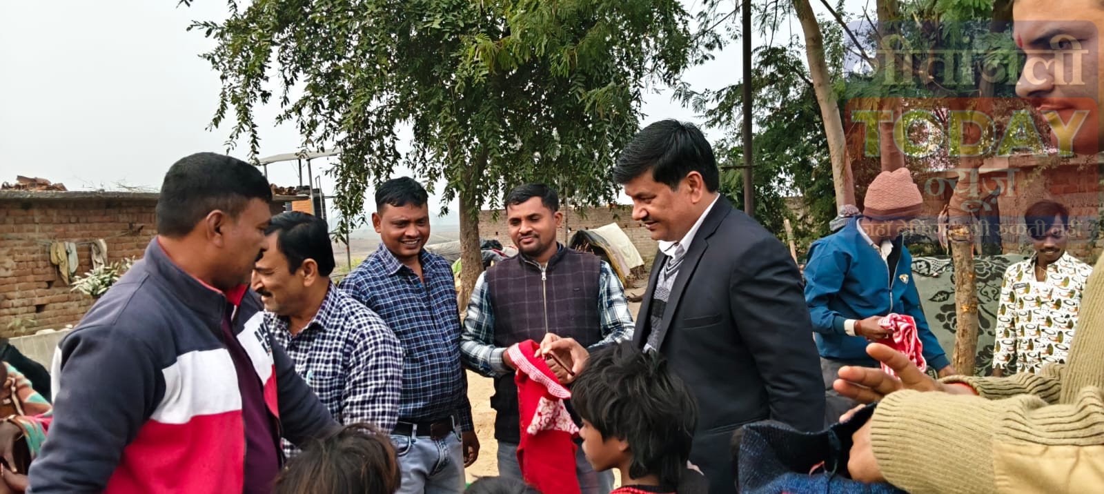 नव वर्ष पर मुसहर परिवारों तक पहुँची गर्माहट, एसडीएम की पहल रंग लाई