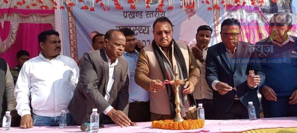 डंडई में प्रखंड स्तरीय स्वास्थ्य मेले का उद्घाटन, विधायक ने जताई नाराजगी—रात्रि सेवा हेतु एमबीबीएस चिकित्सक की उठी मांग