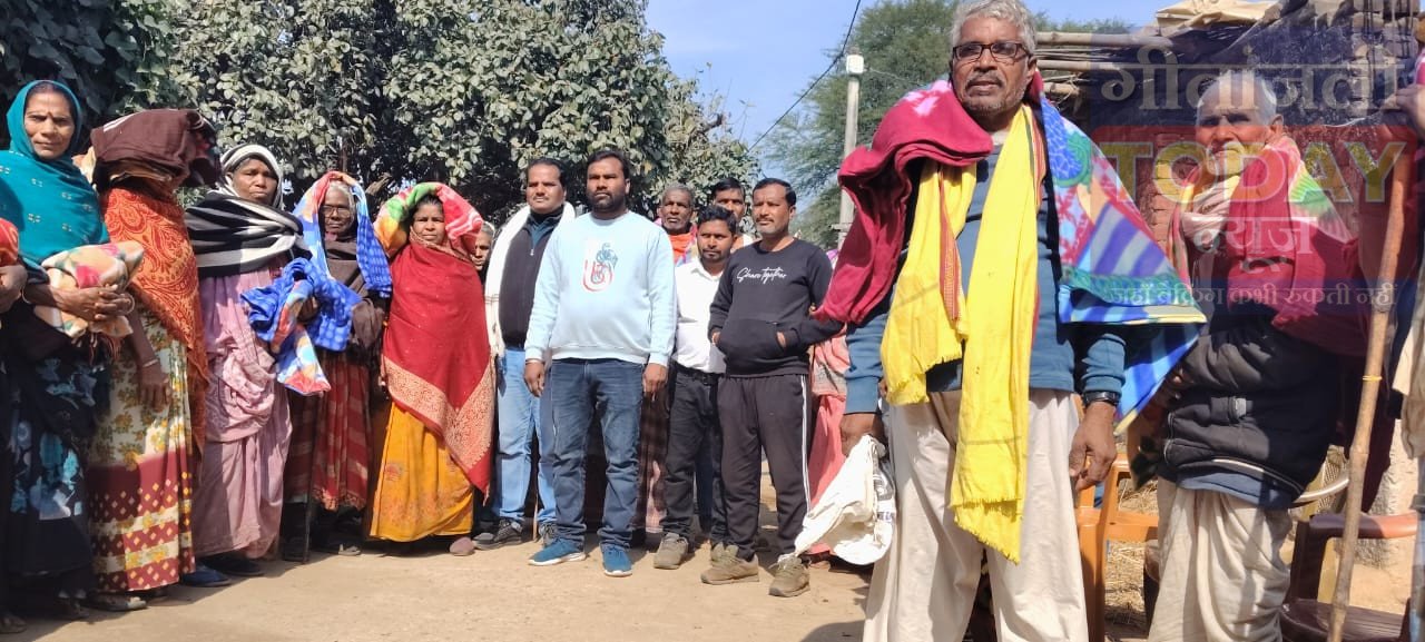 कड़ाके की ठंड में समाजसेवा, डॉ. नरेंद्र चंद्रवंशी ने गरीबों को बांटे कंबल