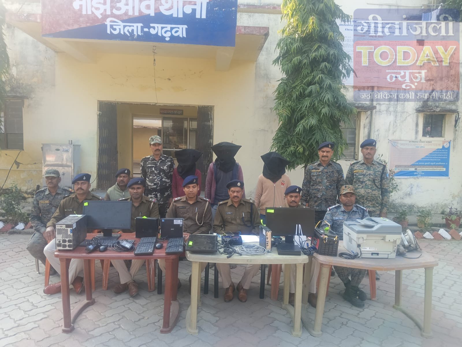 मझिआंव में लगातार हुई चोरी की घटनाओं का पुलिस ने किया उद्भेदन, तीन आरोपी गिरफ्तार