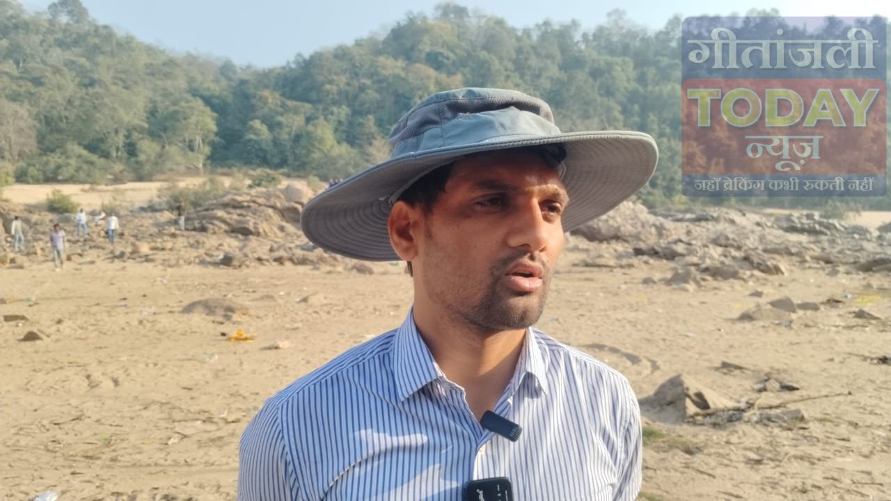 उपायुक्त दिनेश कुमार यादव ने सुखाल्दारी वॉटरफॉल का किया भ्रमण, 8 करोड़ की लागत से पर्यटन स्थल के रूप में होगा विकास