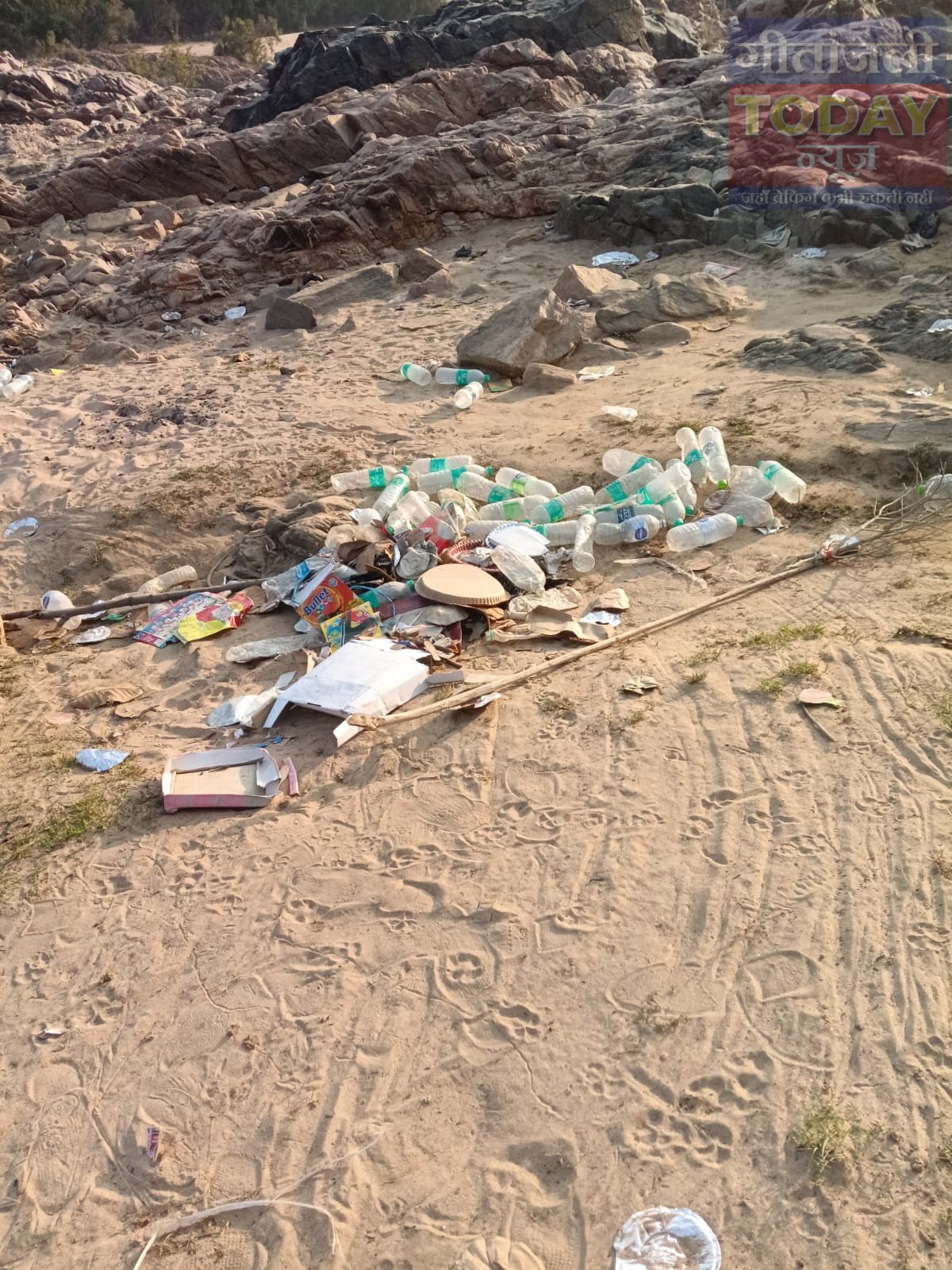 भारत सरकार के स्वच्छता ड्रीम प्रोजेक्ट को सुखलदरी में झटका, मेला समाप्ति के बाद कचरे का अंबार