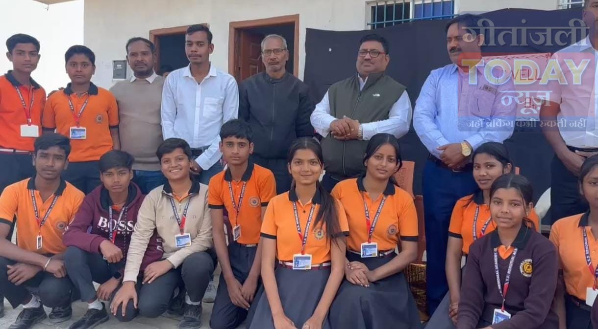 एसडी मेमोरियल एकेडमी में वर्ग आठ के विद्यार्थियों को समारोह पूर्वक दी गई विदाई