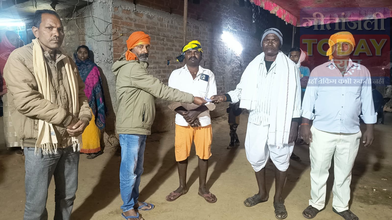 केतार में युवा समाजसेवी पंकज कुमार सिंह ने श्राद्ध कर्म पर जरूरतमंद परिवार को दिया 