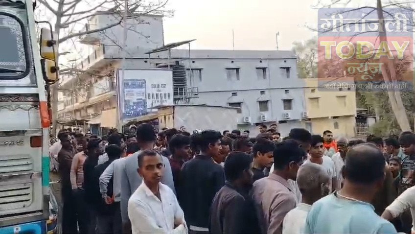 ससुराल से घर लौट रहे दंपत्ति के साथ बड़ा हादसा, सड़क दुर्घटना में पत्नी की मौत पति गंभीर रूप से घायल 