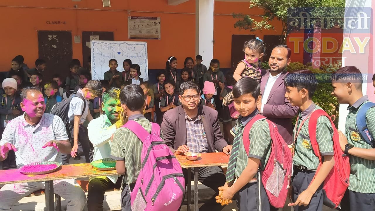 डीएवी लीलावचन पब्लिक स्कूल में अबीर-गुलाल और पुष्प की होली, निदेशक ने दिया सामाजिक एकता का संदेश