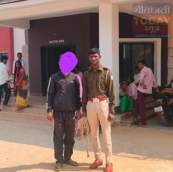 ड्राई डे पर शराब बिक्री का भंडाफोड़, भारी मात्रा में शराब जब्त 