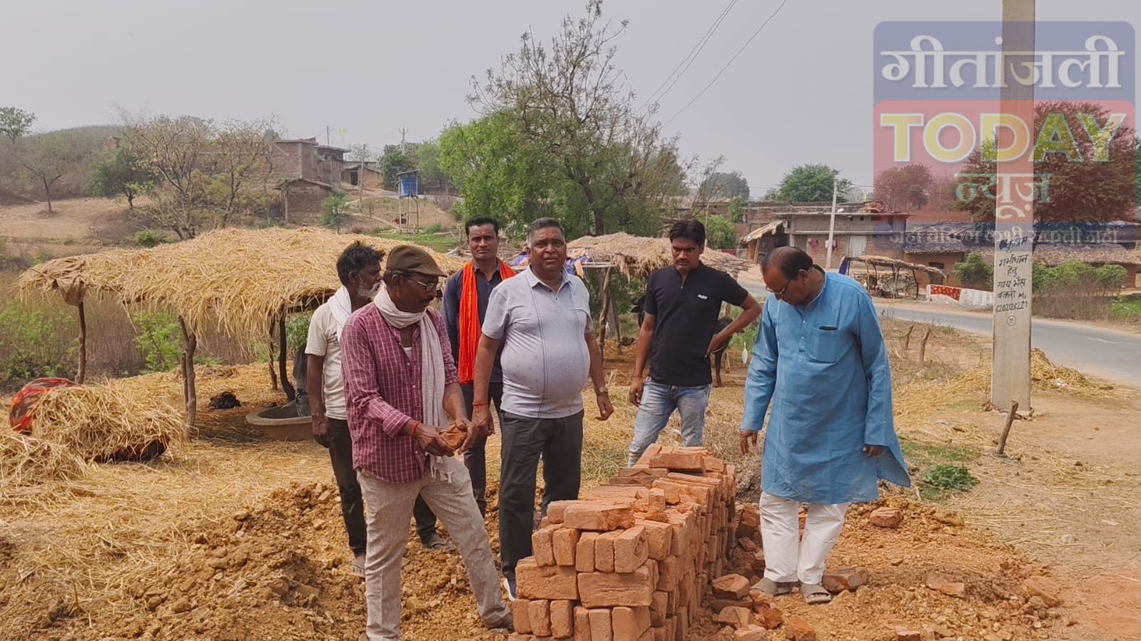 सोखता निर्माण में अनियमितता का आरोप, जांच में घटिया ईंट और मानक की अनदेखी उजागर