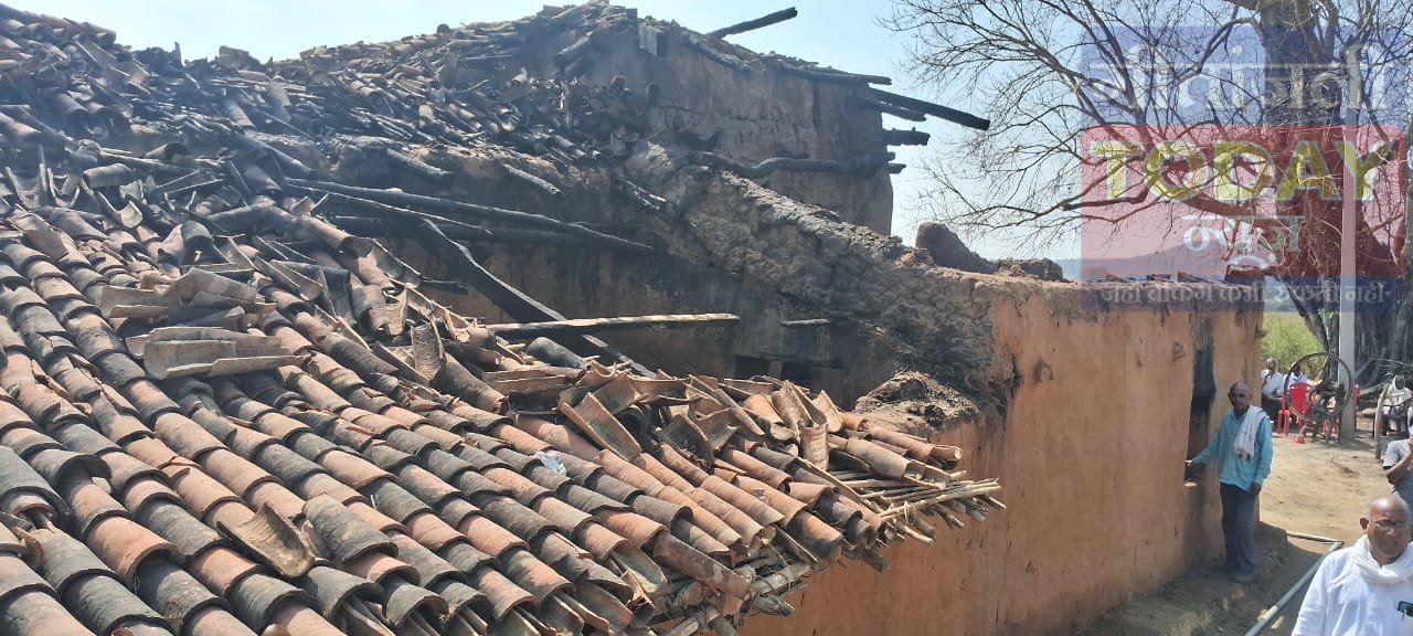 हरिहरपुर में आधी रात आग से दो लाख की संपत्ति राख, ब्रह्मभोज की तैयारी हुई तबाह