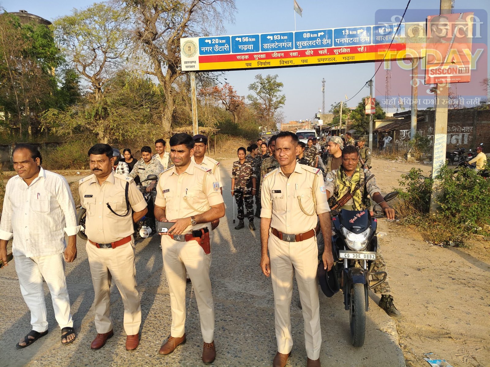 रामनवमी को लेकर धुरकी पुलिस का फ्लैग मार्च, शांति बनाए रखने की अपील