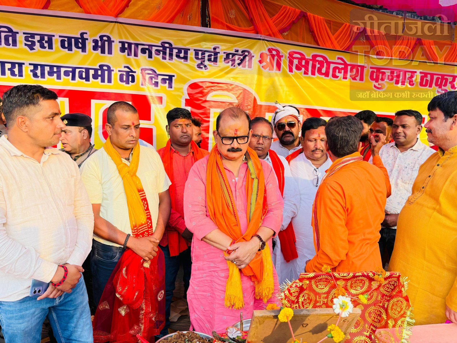 रामनवमी पर रंका में युवा टीम ने किया महाप्रसाद वितरण, सैकड़ों श्रद्धालु हुए शामिल