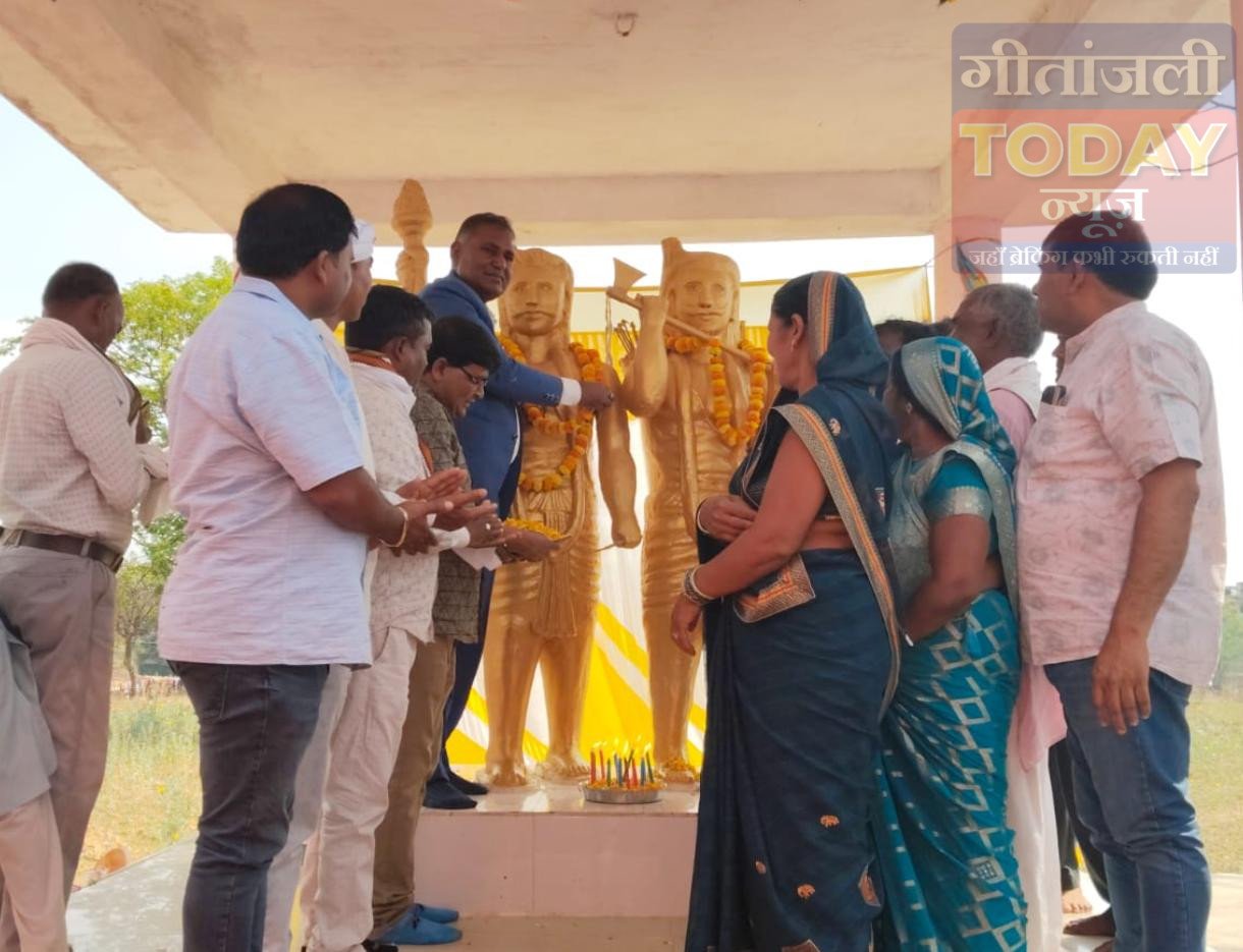 नीलांबर-पीतांबर शहादत दिवस पर श्रद्धांजलि, रघुराई राम बोले— आदिवासी समाज को ‘लेडर’ नहीं ‘लिडर’ बनने की जरूरत