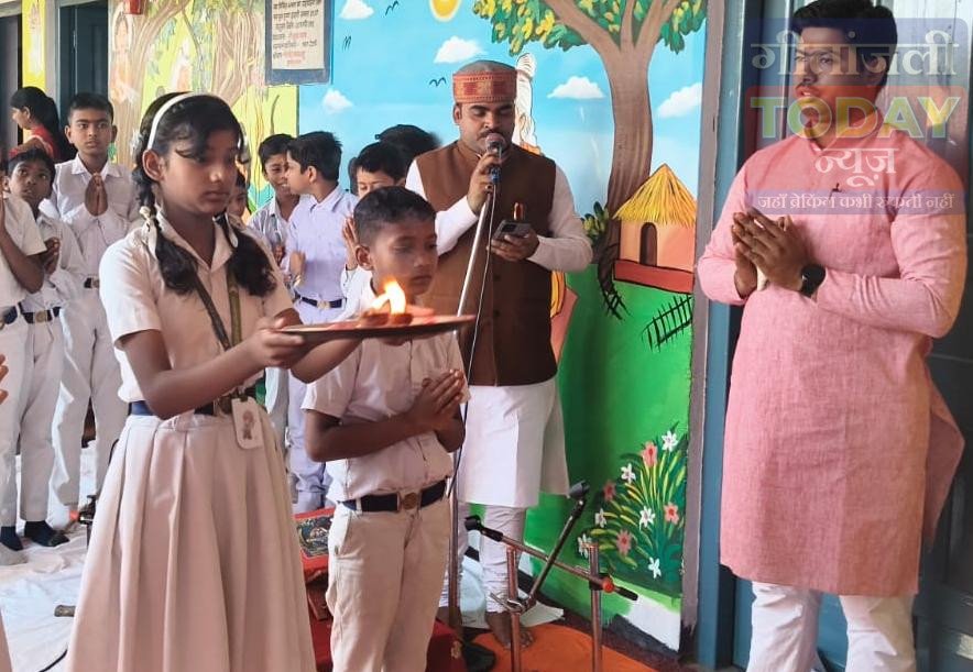 सरस्वती विद्या मंदिर में हवन-पूजन के साथ नए सत्र का शुभारंभ