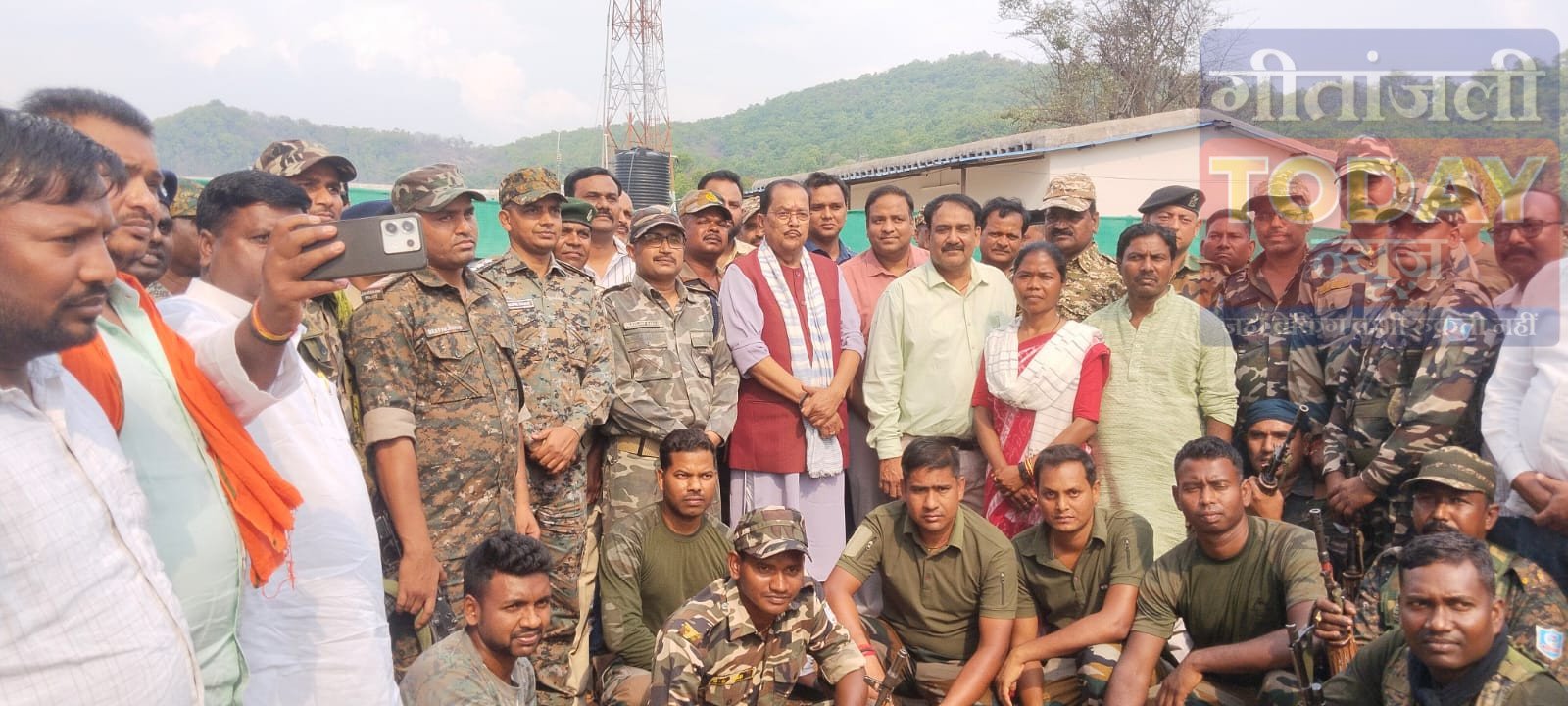 राधा कृष्ण किशोर का बूढ़ा पहाड़ दौरा: सुरक्षा बलों का बढ़ाया हौसला, विकास योजनाओं की समीक्ष