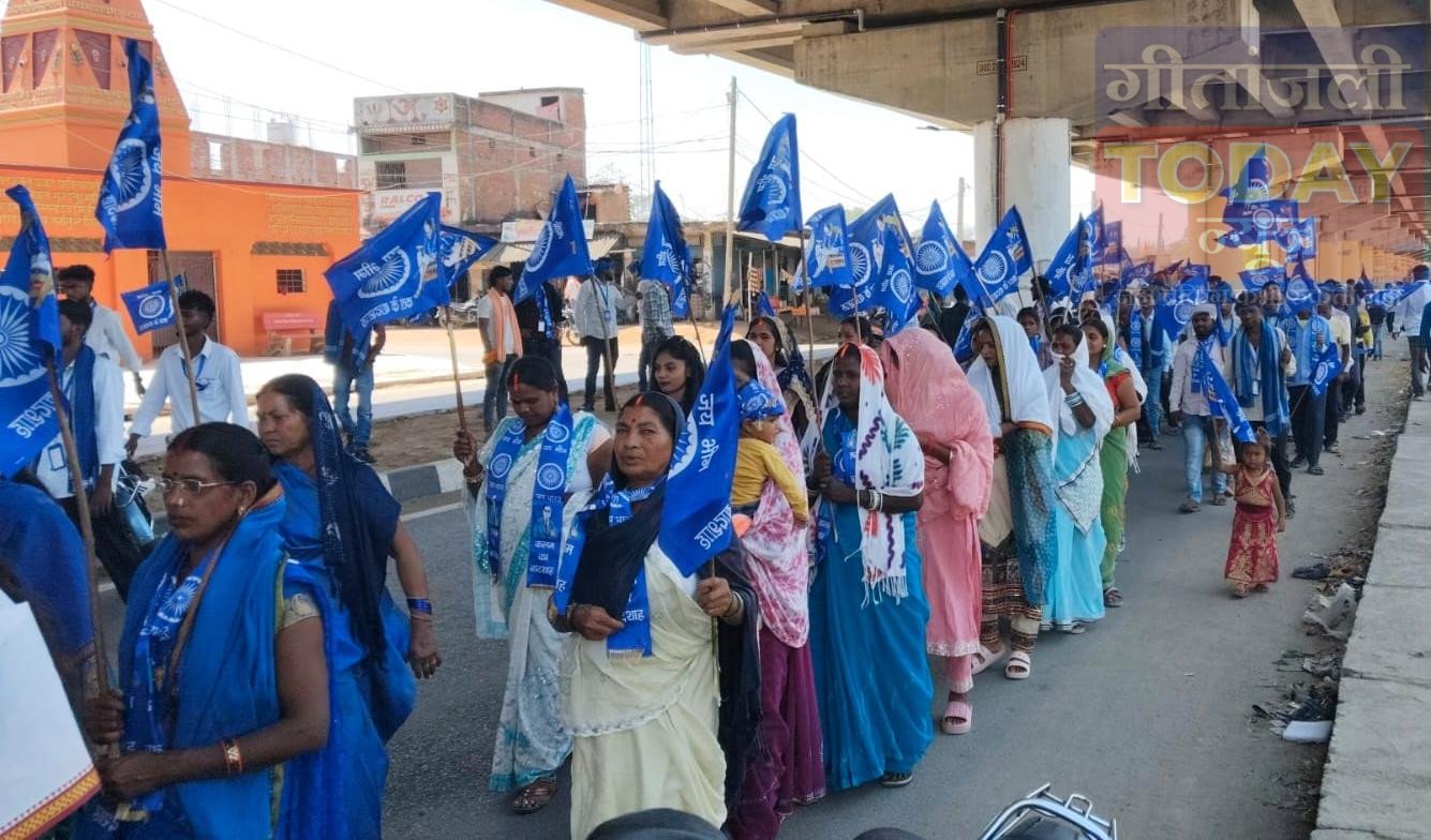 मेराल में अंबेडकर जयंती की धूम: झांकी, शोभायात्रा और विविध कार्यक्रमों से गूंजा क्षेत्र