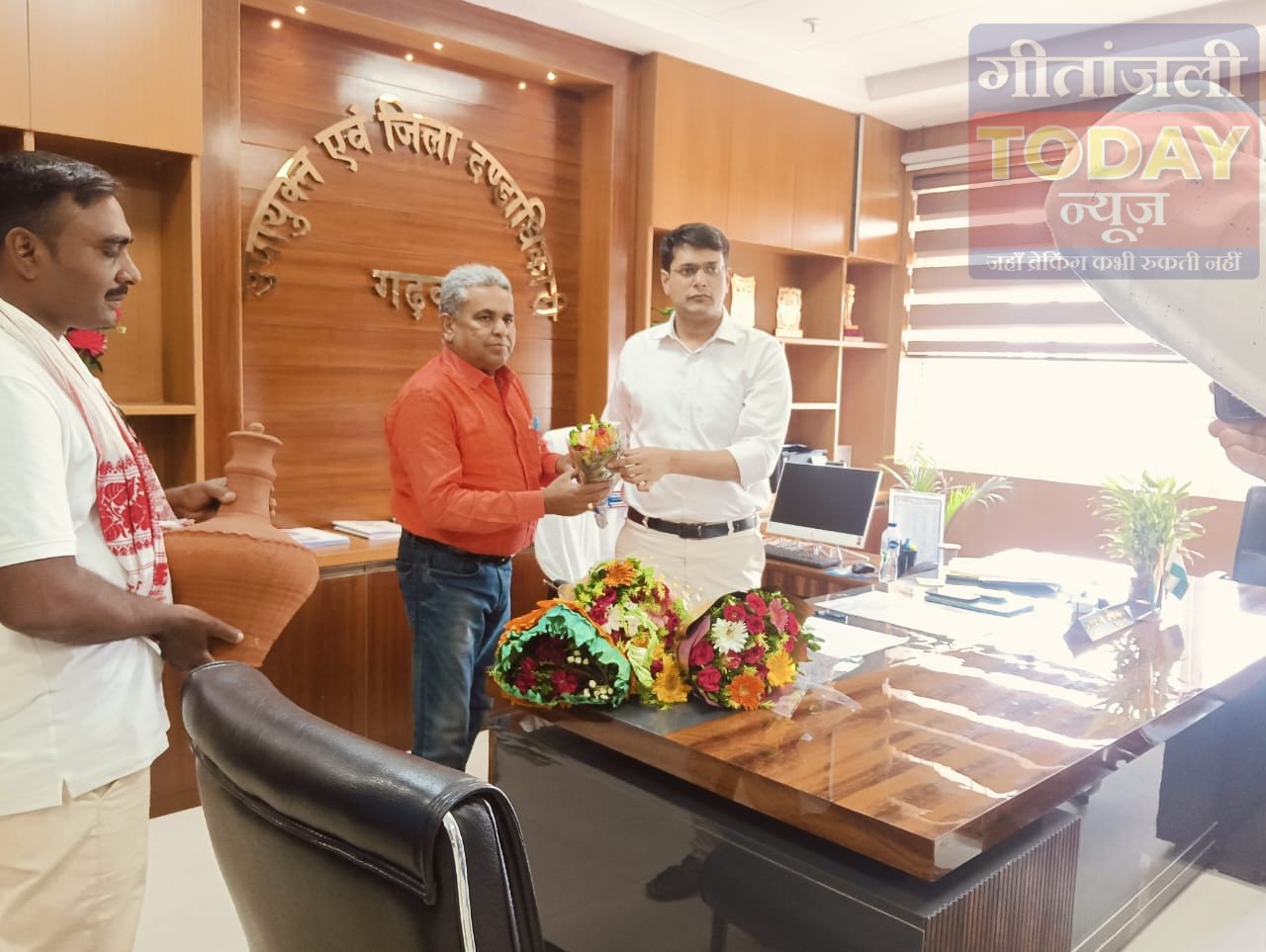 नए डीसी अनन्य मित्तल से मिले रामोद प्रसाद, समस्याओं के समाधान का मिला भरोसा