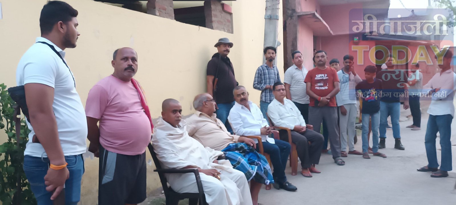पत्रकार विनय कुमार के परिजनों से मिले अभिमन्यु सिंह, हरसंभव सहायता का दिया भरोसा