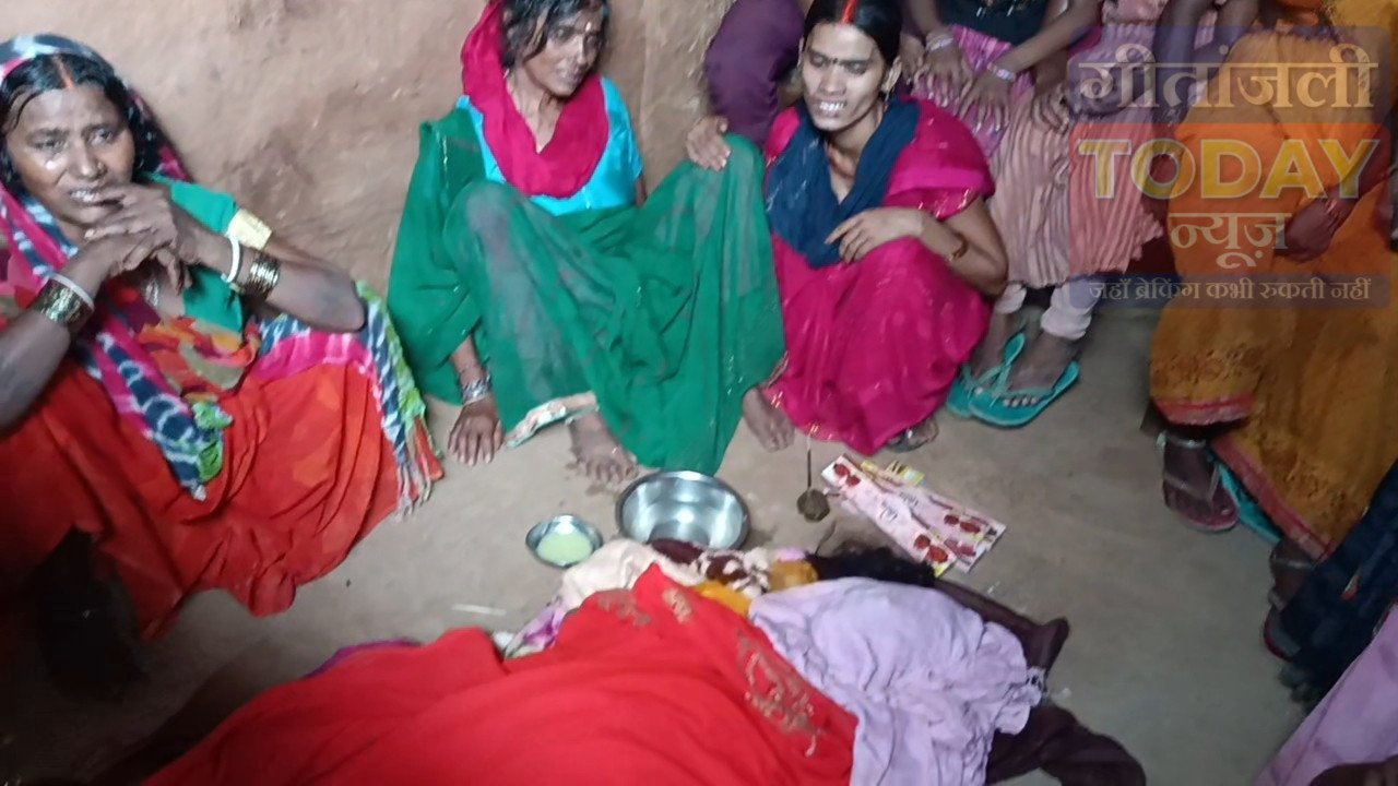 प्रसव पीड़ा के बाद अस्पताल ले जाते समय विवाहिता और नवजात की मौत, गांव में मातम
