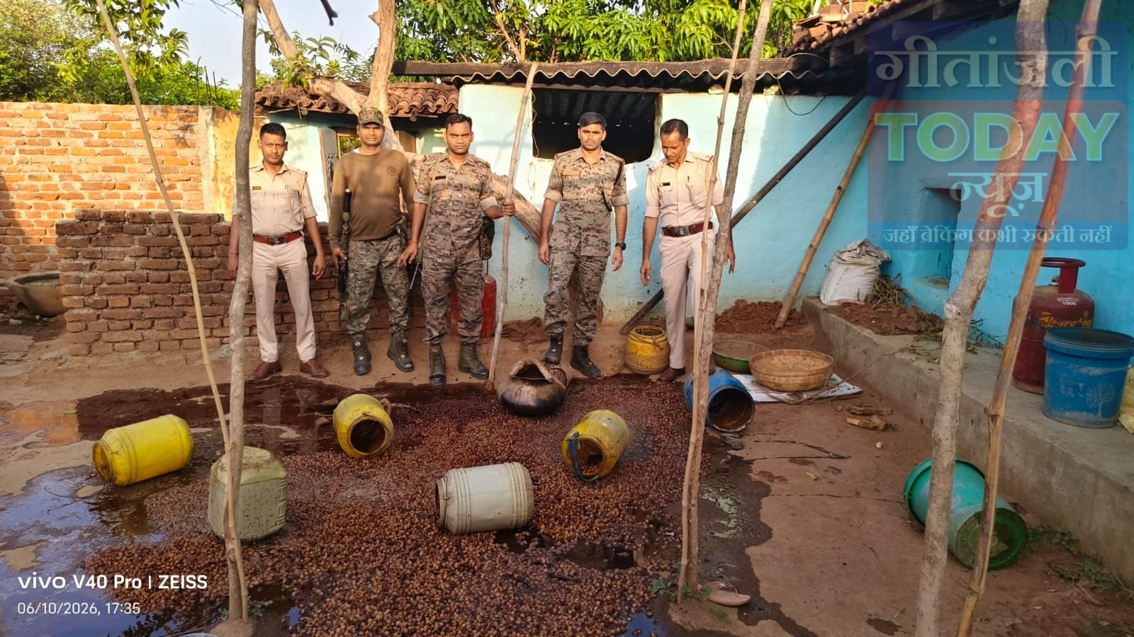अवैध शराब कारोबारियों पर शिकंजा, धुरकी पुलिस ने नष्ट किया जावा महुआ