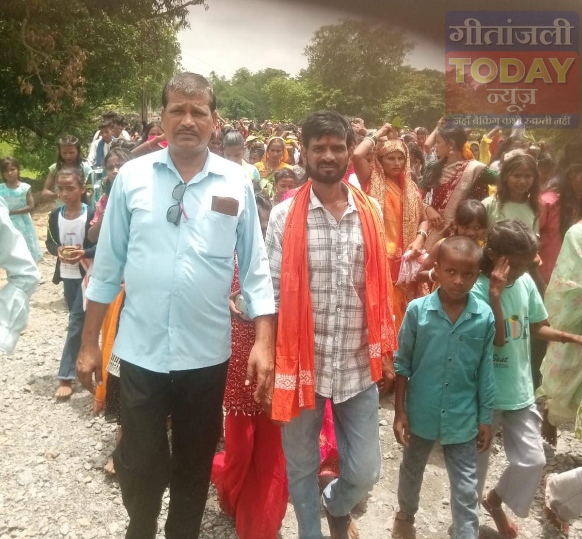 प्रथम सोमवारी पर निकली भव्य जल यात्रा, सैकड़ों श्रद्धालुओं ने उत्मही पहाड़ स्थित शिव मंदिर में किया जलाभिषेक
