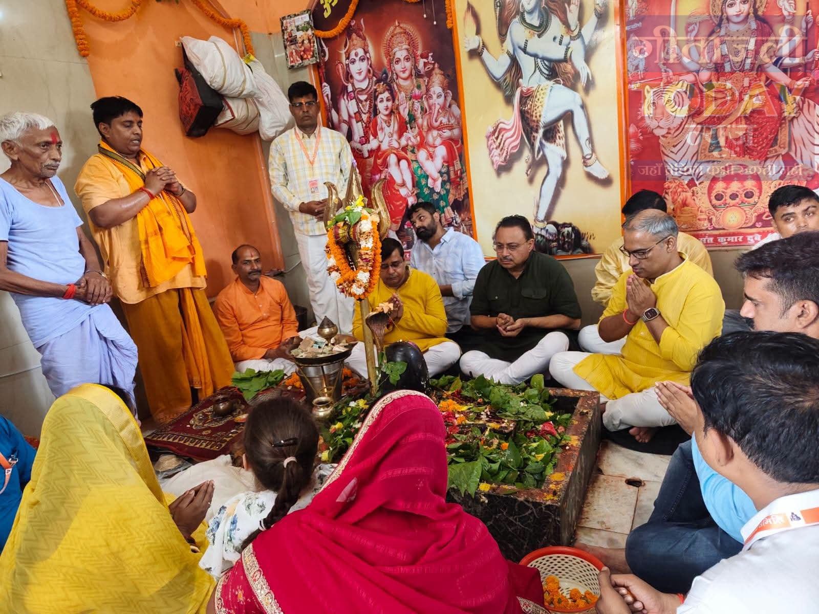 राजा पहाड़ी शिव मंदिर में उमड़ी आस्था, डीसी, एसपी और विधायक ने की विशेष पूजा