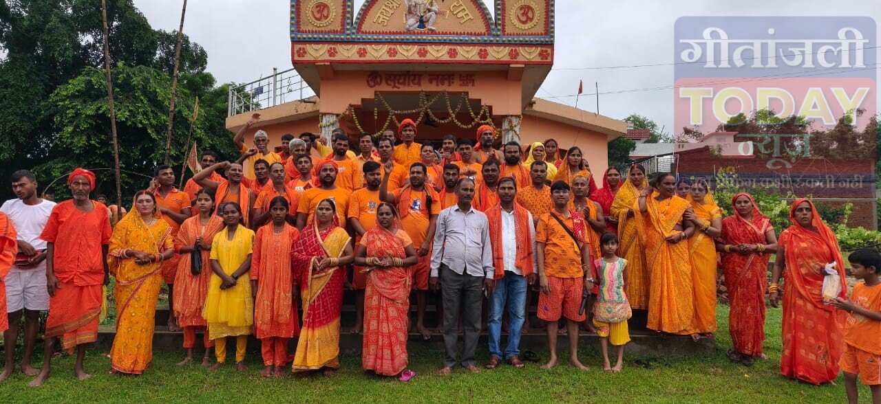 आठवीं बार बाबा धाम की यात्रा: अपने खर्च पर 100 श्रद्धालुओं को देवघर ले गए प्रमुख अजय शाह