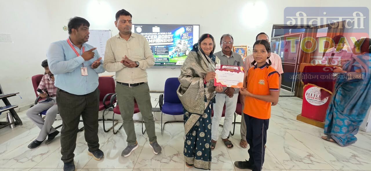 रोबोटिक्स कार्यशाला का समापन, छात्रों के उत्साह ने बढ़ाई कार्यक्रम की रौनक
