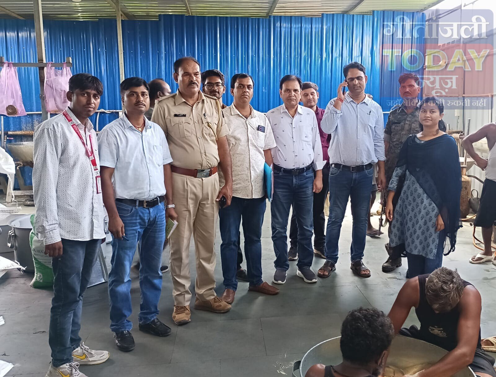 रंग-बिरंगी बाहरी मिठाइयों से पटा बाजार, जांच के बाद भी शुद्धता पर सवाल