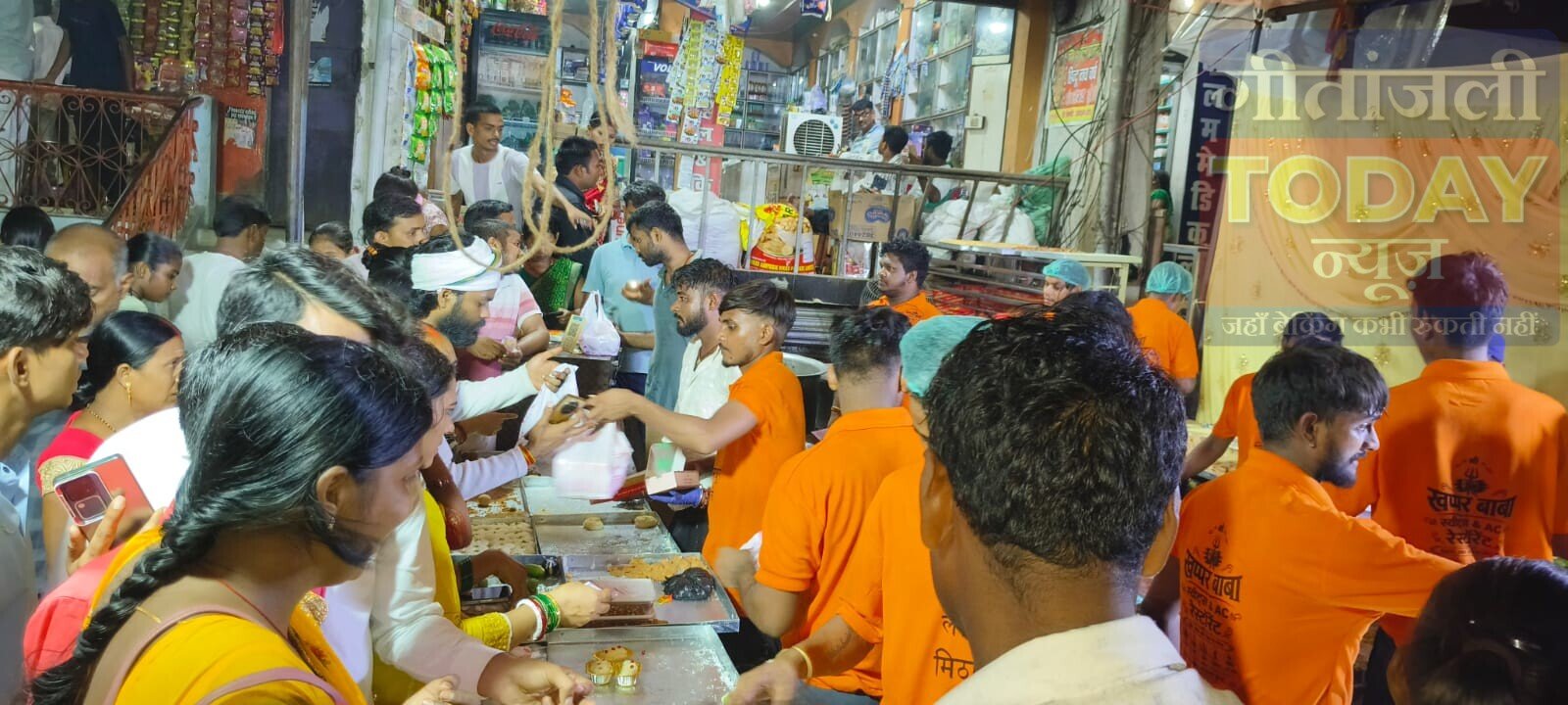 जांच बेअसर! खुले में बिकती रहीं मिठाइयां, खाद्य सुरक्षा पर सवाल